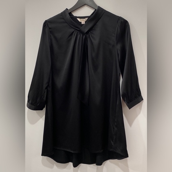 **NWT ** Silk Blouse With Tie-Neck 3/4 Sleeves - Picture 1 of 16